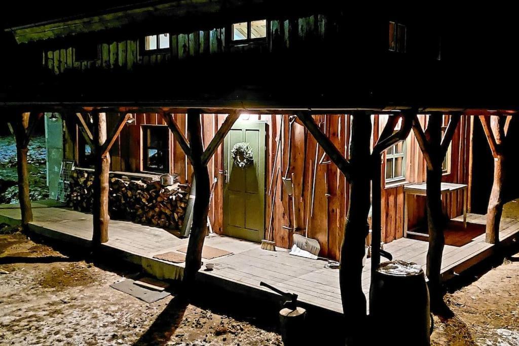 Chalet Boruvka - Biofarma Na Samote V Lesich Benesov  ภายนอก รูปภาพ